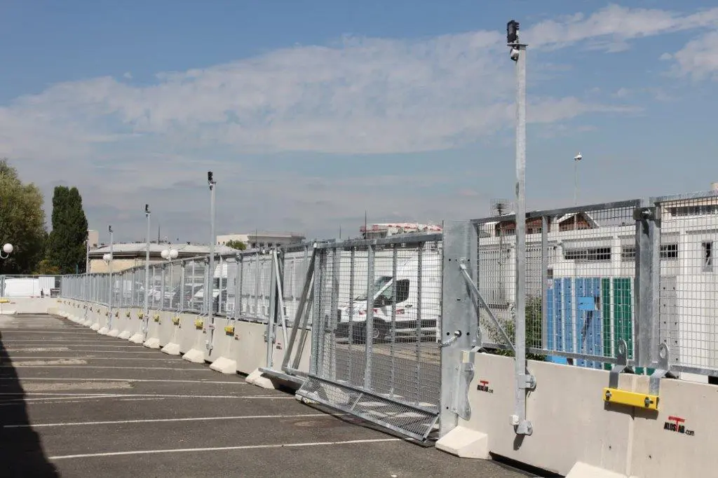 Protection d’un site en démolition en gare de St DENIS