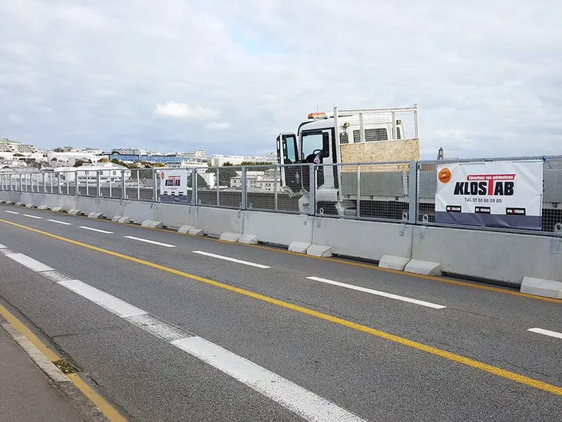 Mise en place d’une voie de travail sur un pont